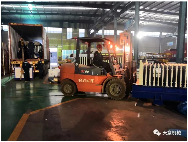 天意机械为柬埔寨客户加工生产年产80万平方轻质墙板生产线成功装车启运！